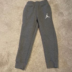 Air Jordan Boys Youth Joggers size Small/7